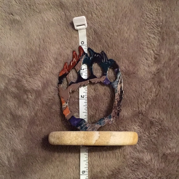 Original paw decoration created and designed by Barto Wildlife, Dubois,Wy. - Picture 8 of 9